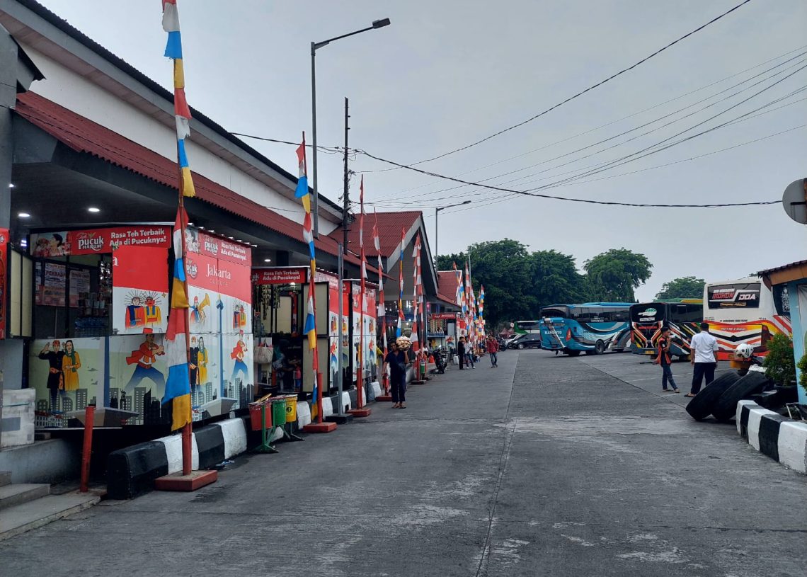 Terminal Bayangan Menjamur di Jakarta Barat Menggerus Retribusi Menguap Liar