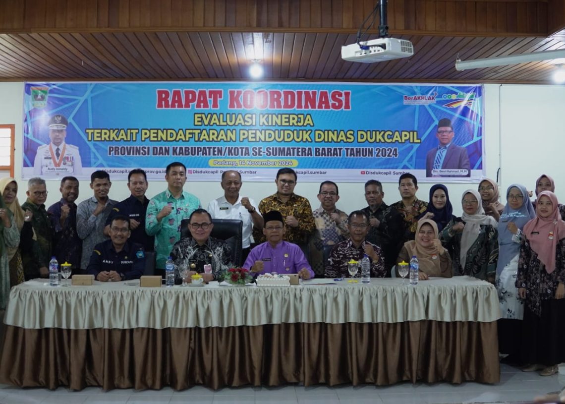 Seluruh Dinas Dukcapil Sumbar Wajib Buka Layanan KTP-El pada Hari-H Pilkada 2024