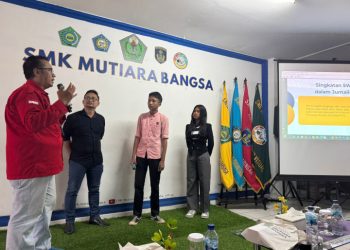 Pokja PWI Walikota Jakarta Barat, Gelar Wawasan Jurnalistik di SMK Mutiara Bangsa