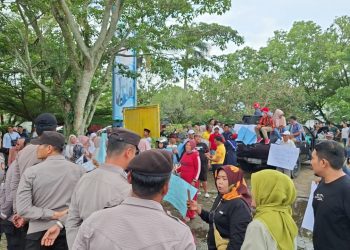 Tampak Berpihak ke Salah Satu Paslon, Baznas Kota Solok Didemo