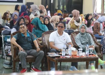 Pj Bupati Lambar Hadiri Kegiatan Program Makan Bergizi Tahun 2024 Melalui Zoom Meeting