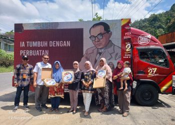 KPU Pasaman Bersama Videotron Mobile Kelilingi Pasar Dan Sekolah Sosialisasikan Pilkada 2024