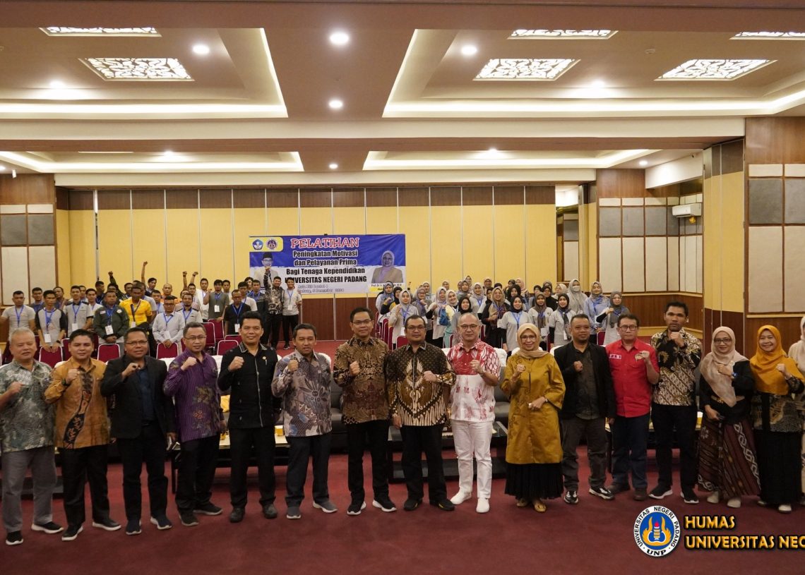 Tingkatkan Kualitas Tenaga Kependidikan, UNP Beri Pelatihan Motivasi dan Pelayanan Prima