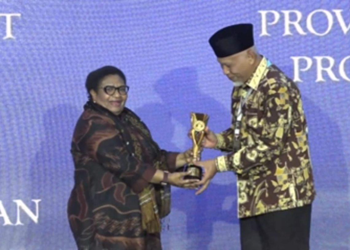 Pemprov Sumbar Raih Dua Penghargaan Prestisius dari Kemendagri
