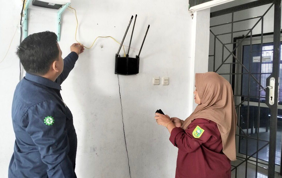 PLN Icon Plus Sumbagteng Tinjau Kepuasan Pelanggan di UPT Pengembangan Ternak dan Pakan Riau