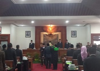 Ketua DPRD Tulungagung Pimpin Rapat Paripurna Agenda PAW dan Penetapan APBD 2025
