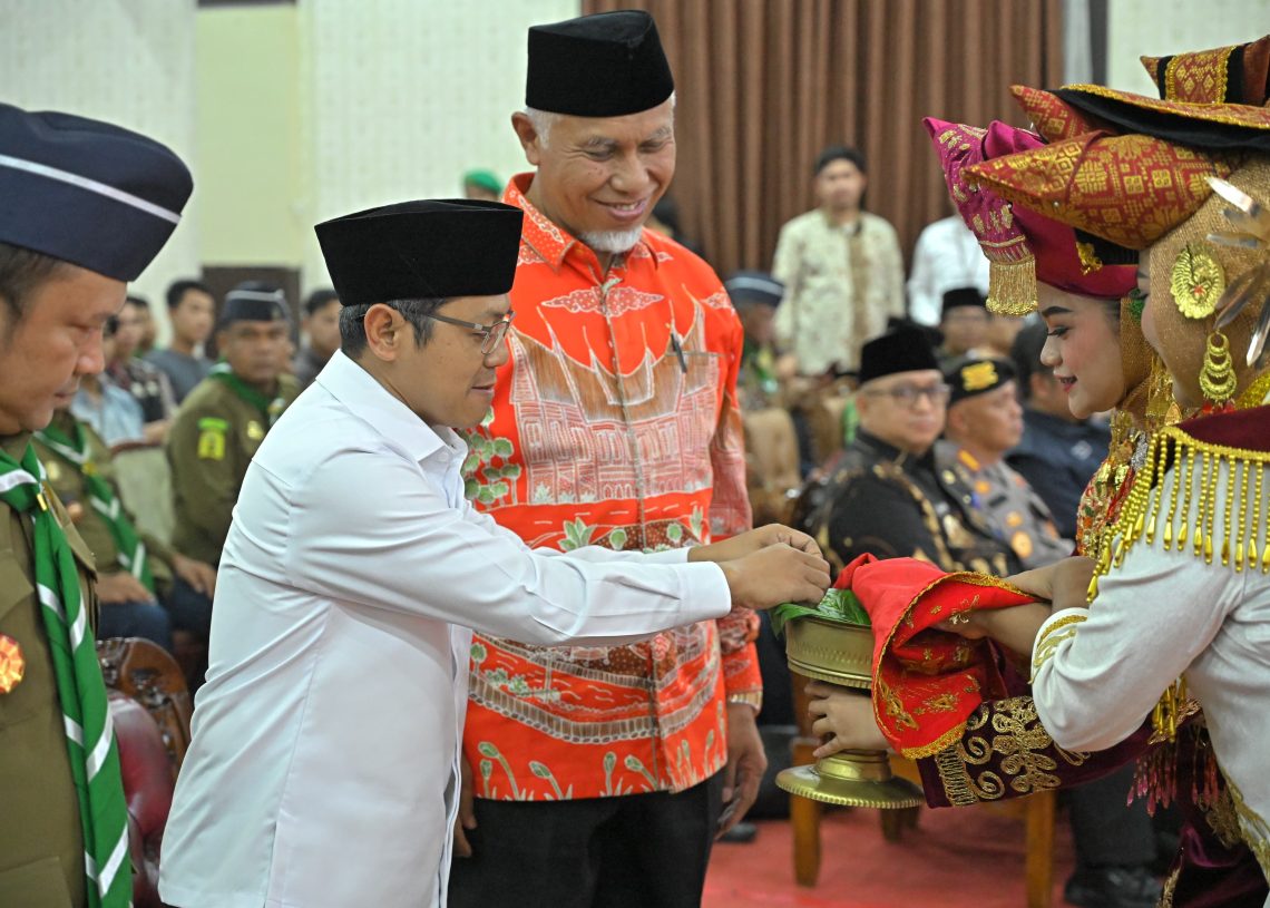 Gubernur Mahyeldi dan Wamen Dikdasmen Hadiri Pelantikan Kwartir Wilayah Gerakan Kepanduan Hizbul Wathan Sumbar