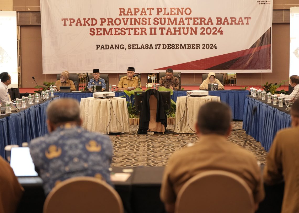 Gubernur Mahyeldi Tegaskan Pentingnya Evaluasi Program TPAKD