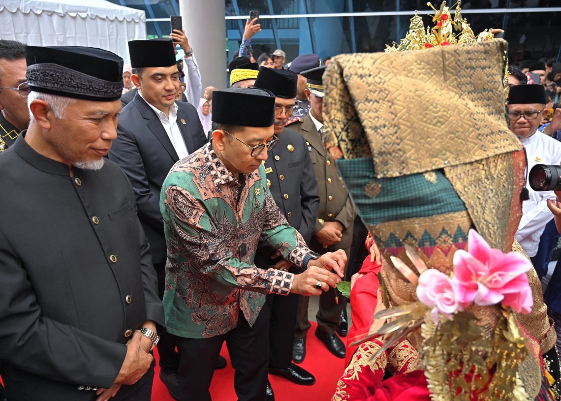 Simbol Bela Negara, Gubernur Mahyeldi Dampingi Menbud Fadli Zon Resmikan Museum PDRI