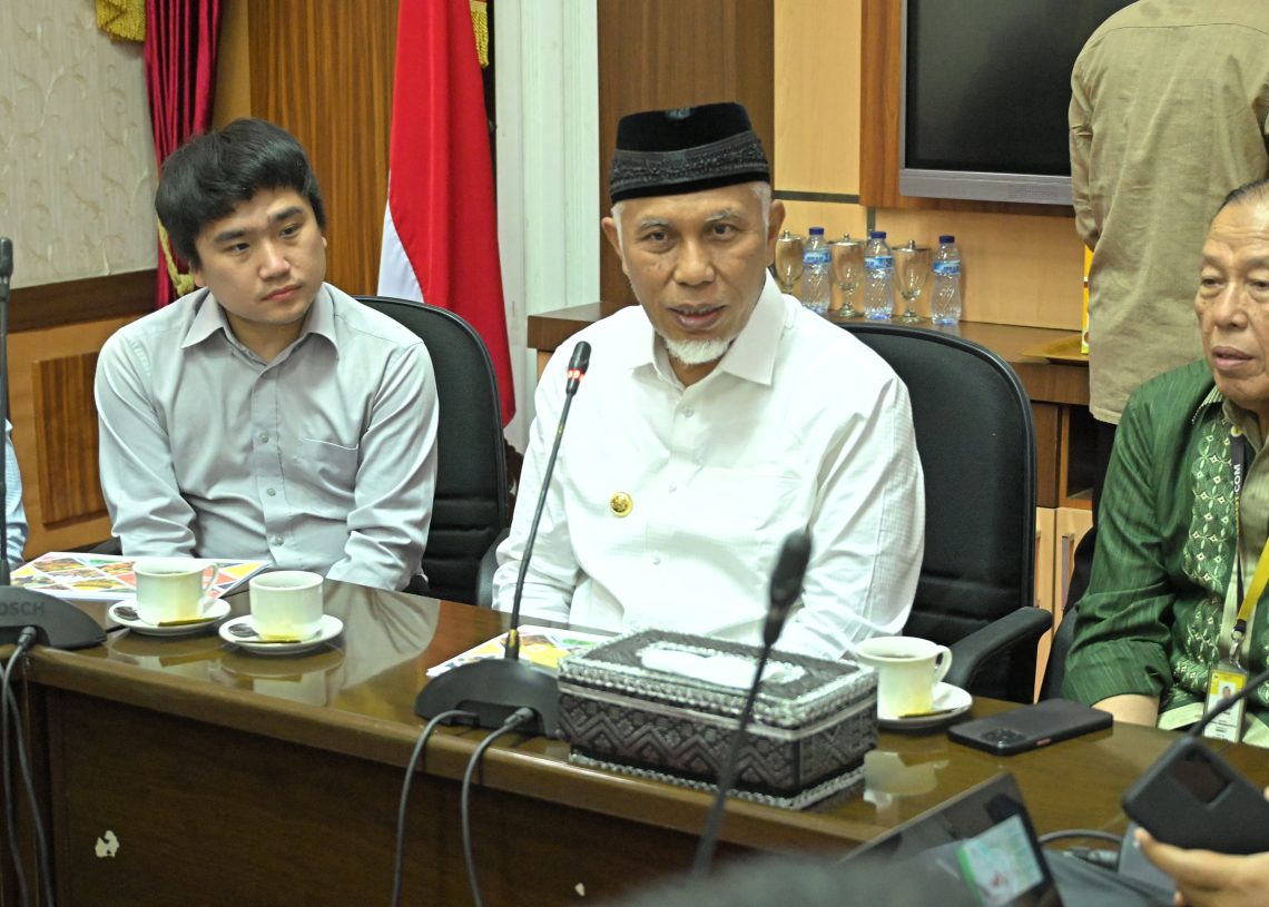 Scoot Air Mendarat di BIM 6 Januari, Gubernur Mahyeldi Tekankan Penerbangan Padang-Singapura Harus Berkelanjutan