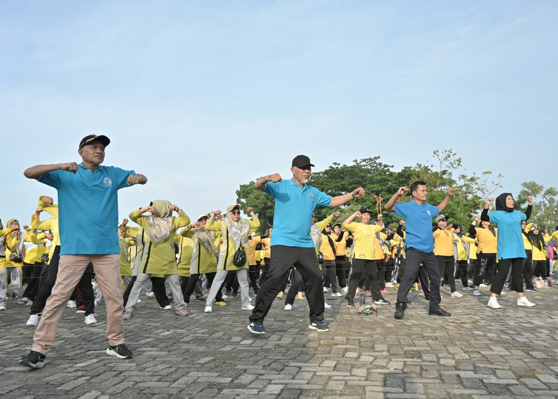Gubernur Sumbar Apresiasi Gebyar Senam Massal KORMI Padang
