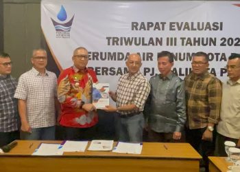 Direksi Perumda Air Minum Kota Padang Tandatangani Pernyataan Komitmen Bersama Penerapan Manajemen Risiko