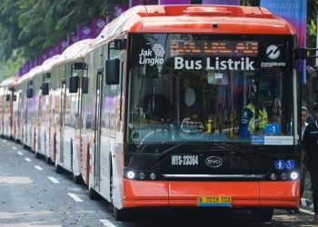Pemprov DKI Gencarkan Kendaraan Listrik, tapi UMK Bus Transjakarta Tahun 2013 Masih Jadi Beban