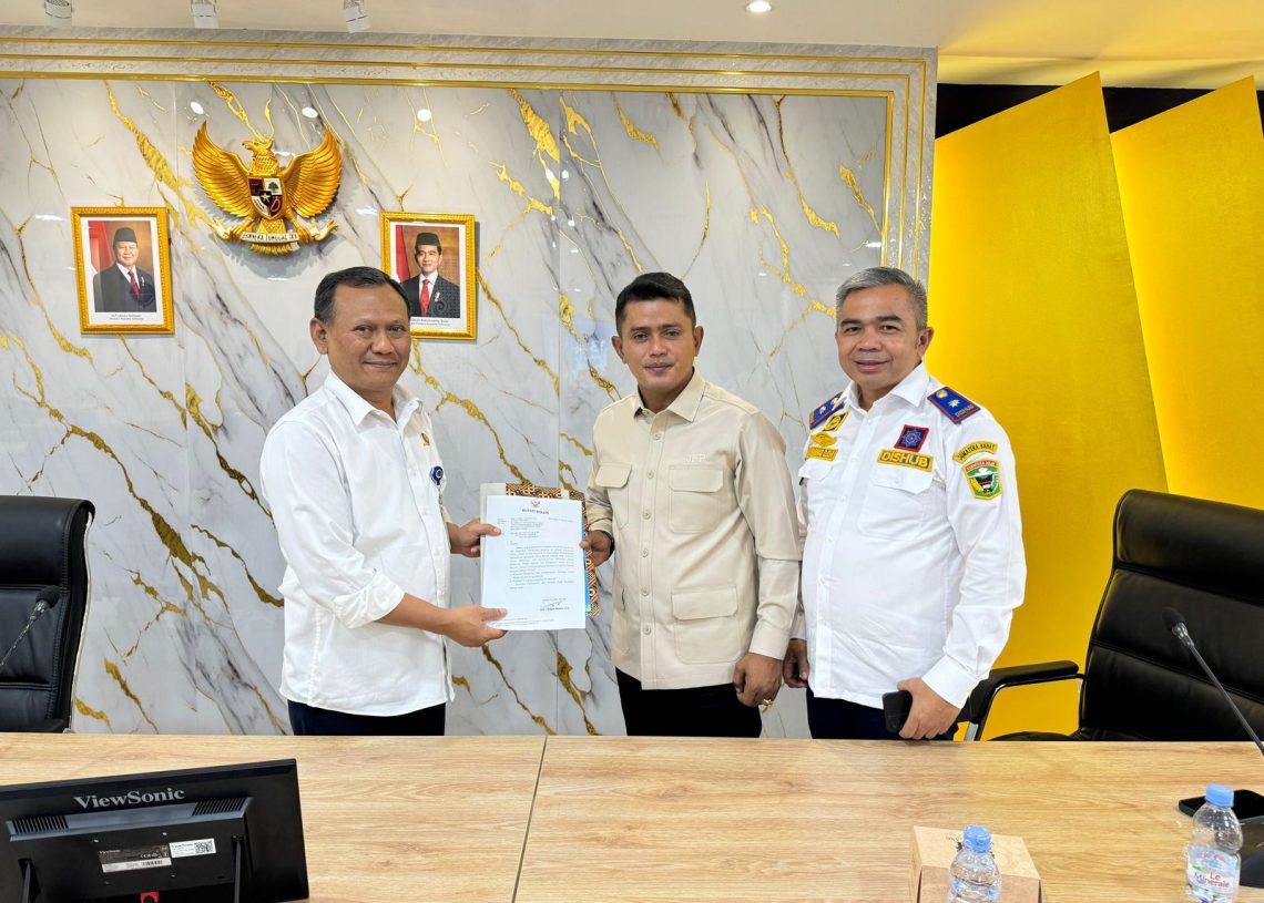 Sambangi Kemenparekraf, Wabup Jon Pandu Disambut Direktur dan Sekretaris Deputi