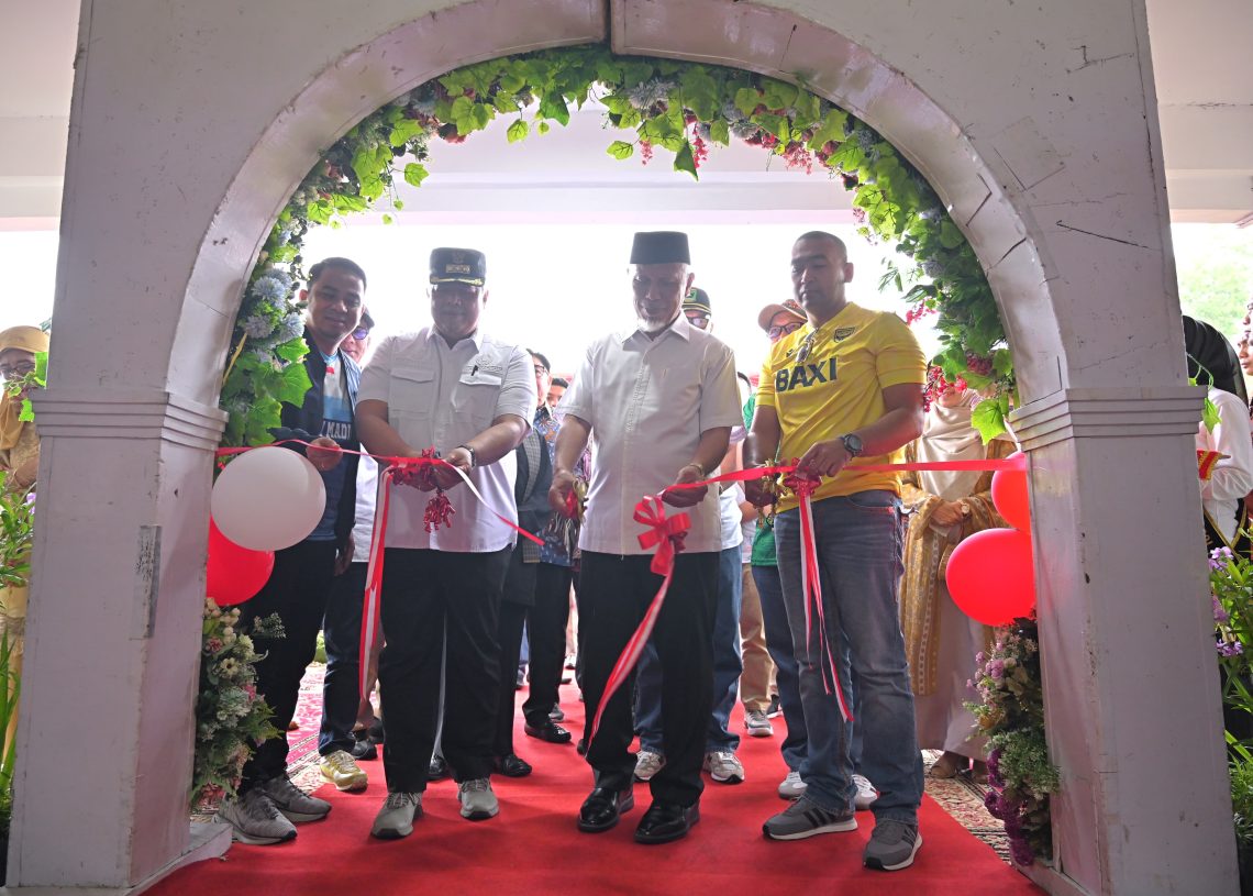 Gunakan Nama Kakek Buyut Wagub Audy, Gubernur Mahyeldi Resmikan Stadion H. Marah Adin di Kota Solok