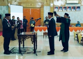 Pj Bupati Sarolangun Lantik dan Sumpah Pj Sekda, Titip Lima Tugas Besar