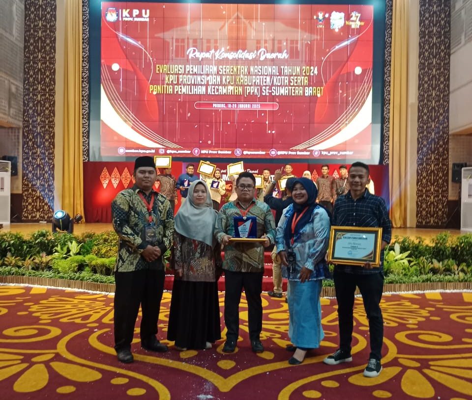 PPK Patamuan Raih Dua Penghargaan Nominasi Favorit dari KPU Provinsi Sumatera Barat