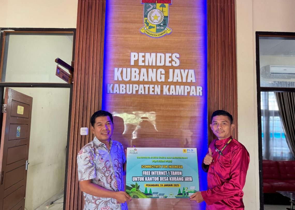 Wujud Nyata Kepedulian untuk Masyarakat, PLN Icon Plus Salurkan Bantuan TJSL untuk Kantor Desa Kubang Jaya