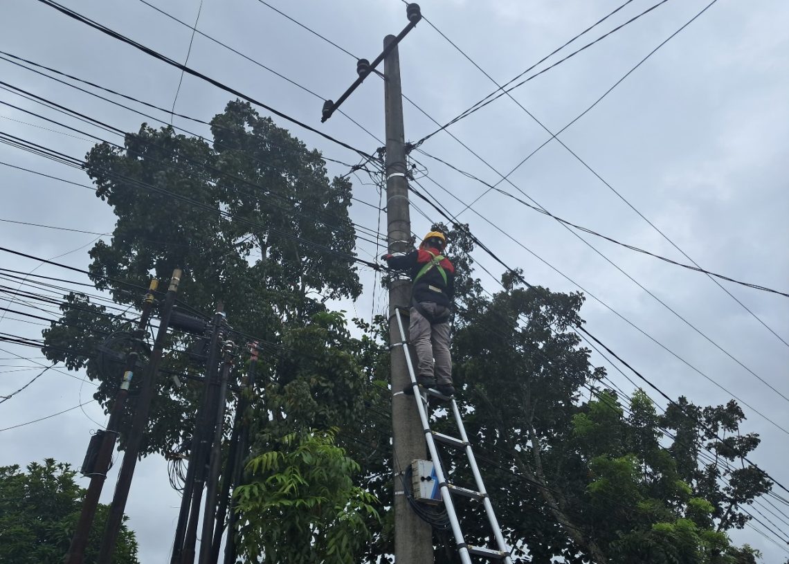 Dukung Konektivitas, PLN Icon Plus Sumbagteng Lakukan Pemeliharaan Jaringan Fiber Optik di Kampar Kiri