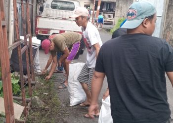 Jaga Kebersihan dan Keindahan, Ketua RT 012 Cengkareng Barat Gelar Kerja Bakti Bersama Warga