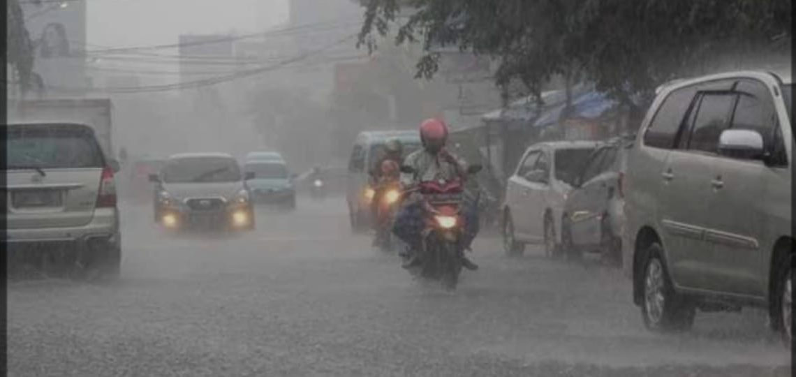 Bandar Lampung Dikepung Banjir, Pasutri Tewas Tertimpa Bangunan