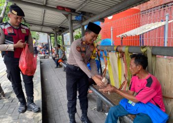 Sedekah sebagai Wujud Syukur, Satsamapta Bagikan Sarapan Gratis untuk Petugas Kebersihan, Ojeg dan Buruh 