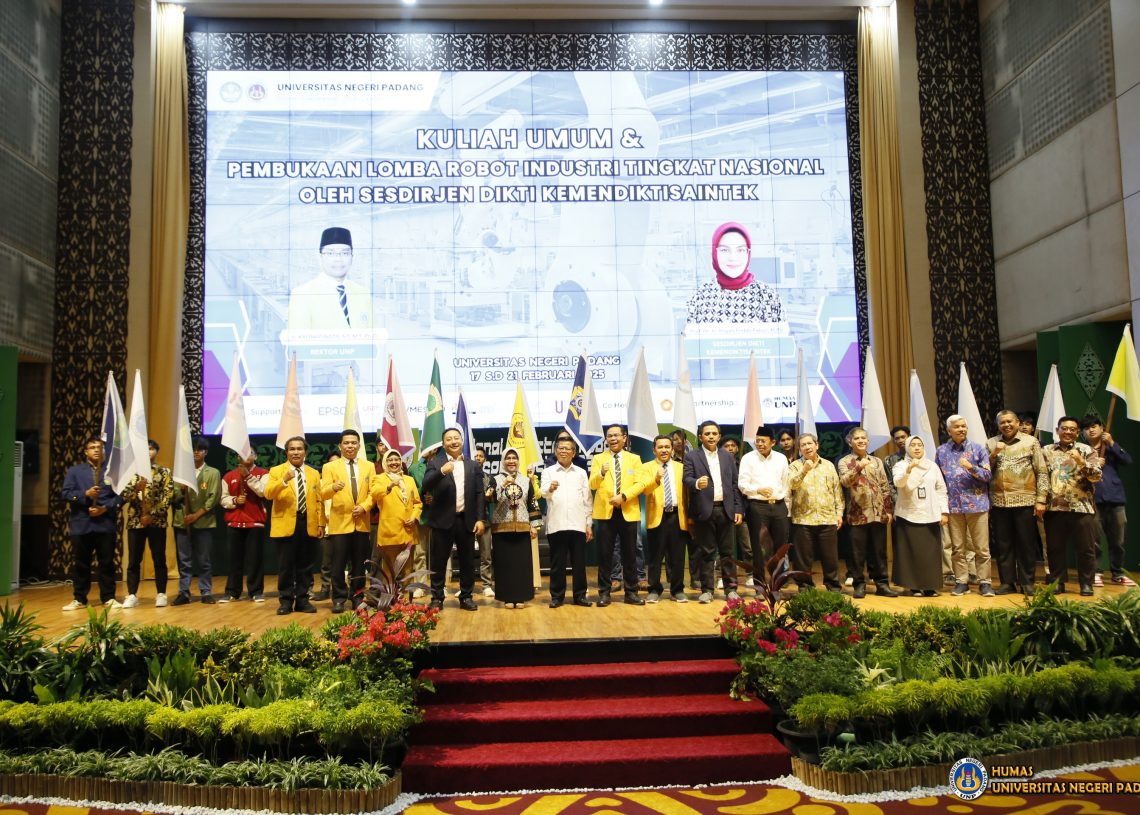 34 Tim dari 20 Perguruan Tinggi Indonesia Ikuti Kompetisi Robot Industri Tingkat Nasional di UNP