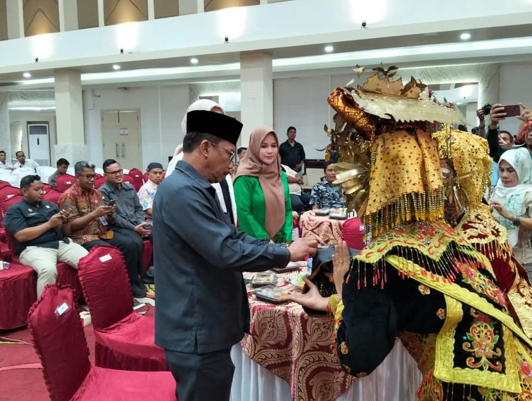 Pimpinan DPRD Kabupaten Dharmasraya Hadiri Penetapan Calon Bupati dan Wakil Bupati Terpilih