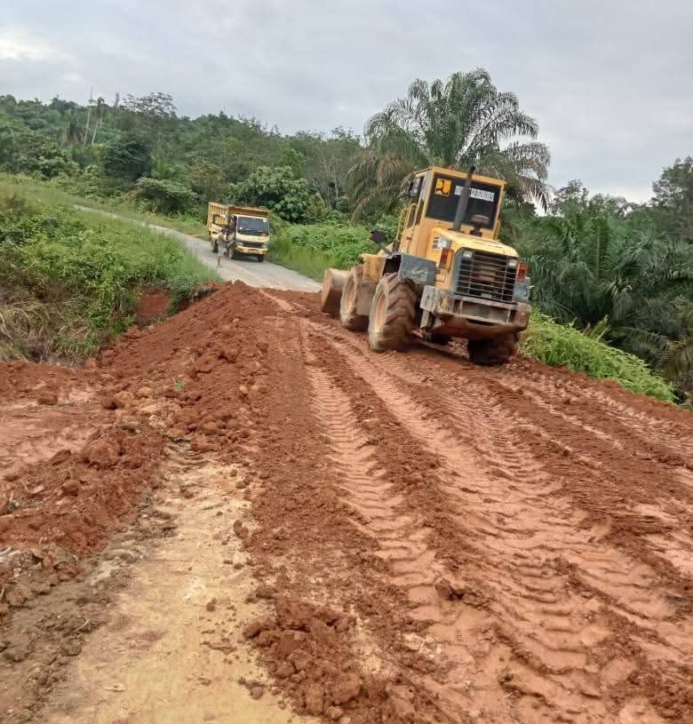 Akses Jalan Pulau Punjung Menuju Kecamatan Timpeh Sudah Dapat Dilewati