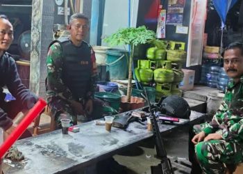 Babinsa Kelurahan Kapuk Cengkareng & Pos Keamanan Terpadu Udin Coboy Siap Menjaga Kondusifitas Wilayah