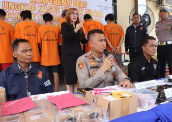 Polsek Kalibaru Bongkar Sindikat Penjual SIM Card Ilegal, 7 Tersangka Manipulasi KTP-KK Ribuan Orang