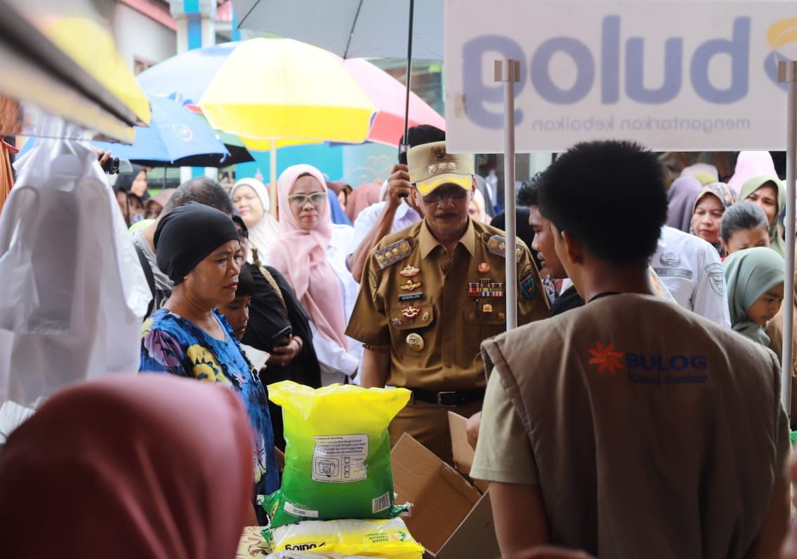 Pastikan Stabilitas Harga Pangan, Bupati Hendrajoni Buka Gelaran Pasar Murah di Balai Kamih Lengayang