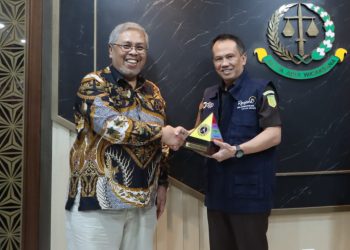 Kajati DKI Jakarta Dr. Patris Yusrian Jaya Dikukuhkan sebagai Relawan Pajak