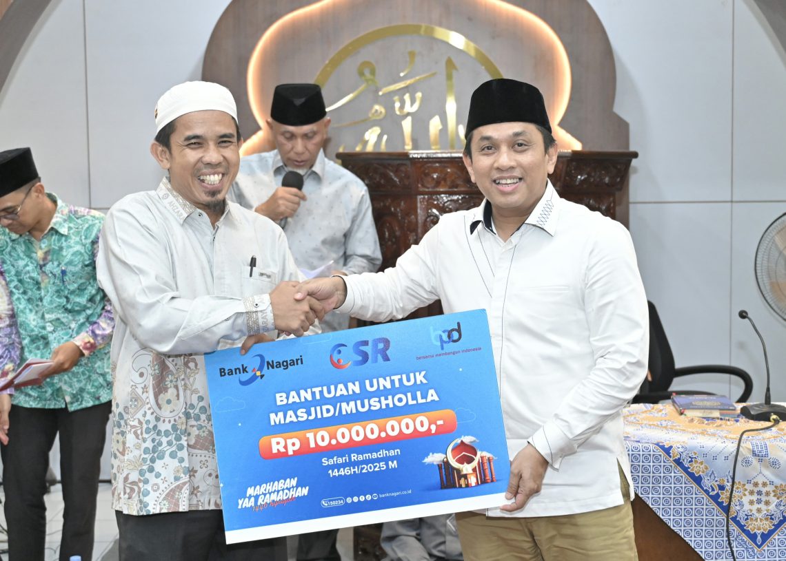 Safari Ramadhan ke Masjid Al-Madaniy, Gubernur Sumbar Salurkan Bantuan Rp 91 Juta