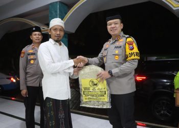 Kapolres Tulungagung Tarawih Bersama Santri Ponpes Al Falah Trenceng