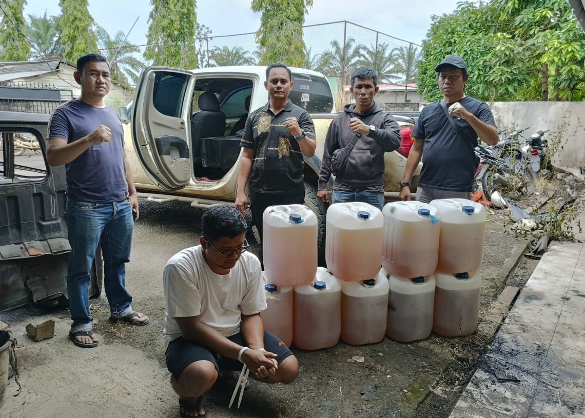 Polisi Tangkap Pelaku Penyalahgunaan BBM Subsidi di Dharmasraya