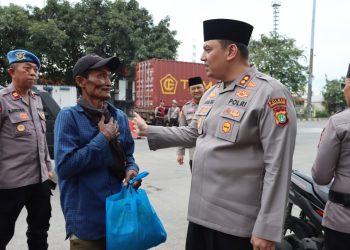 Buruh Pelabuhan Tanjung Priok Rasakan Manfaat Bakti Sosial Polri