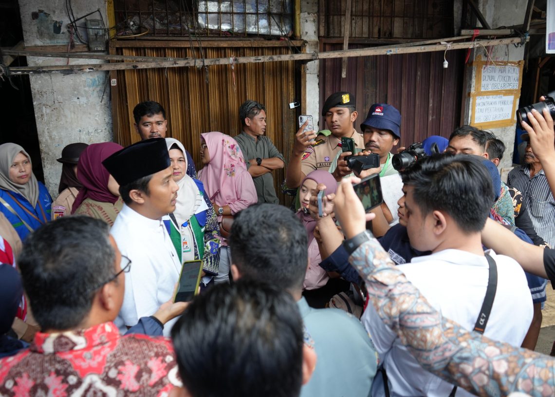 Pemprov Sumbar Pastikan Keamanan Takjil Melalui Pemeriksaan Langsung di Pasar Banda Buek