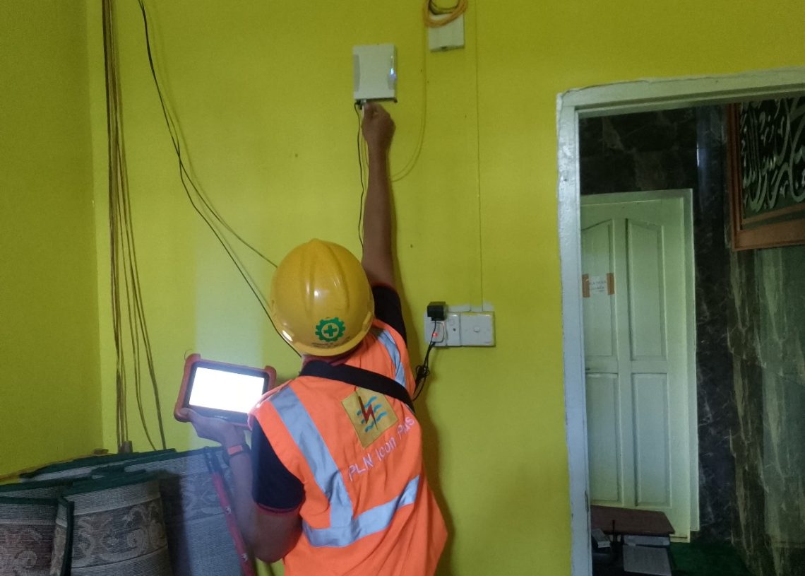 Dukung Kelancaran Ibadah Ramadan, PLN Icon Plus Perkuat Jaringan Internet di Masjid Nurul Iman Kijang