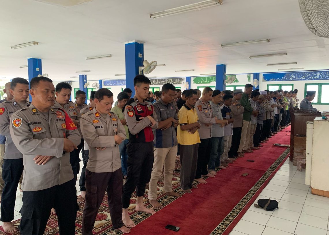 Polres Pelabuhan Tanjung Priok Gelar Shalat Ghaib untuk Anggota Polri yang Gugur di Lampung