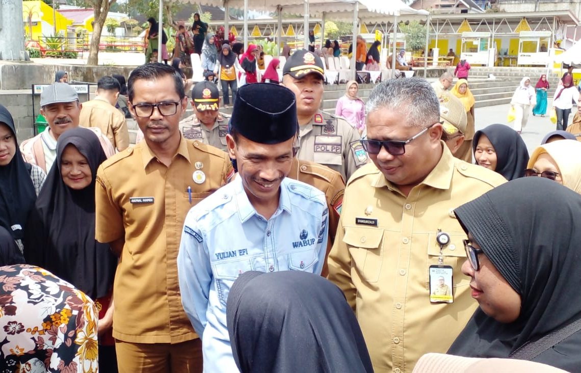 Upaya Pengendalian Inflasi Jelang Lebaran, Pemkab Solsel Gelar Bazar Murah di Tiap Kecamatan