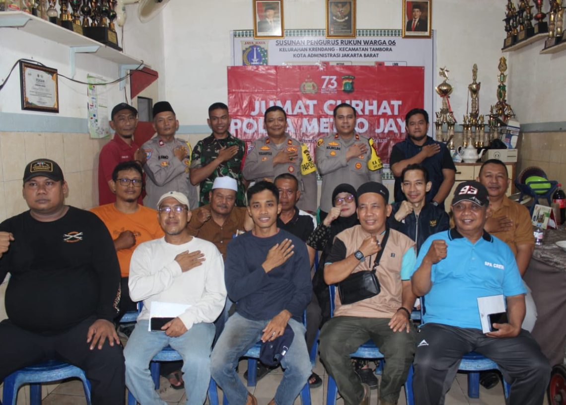 Polsek Tambora Gelar Giat Jumat Curhat di Wilayah Pos RW 06 Kelurahan Krendang