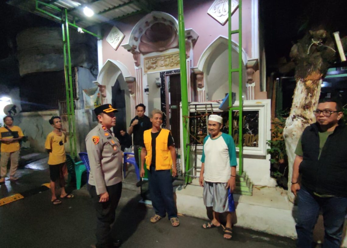 Kapolsek Tambora Gelar Giat Monitoring Rumah Warga yang Ditinggal Mudik