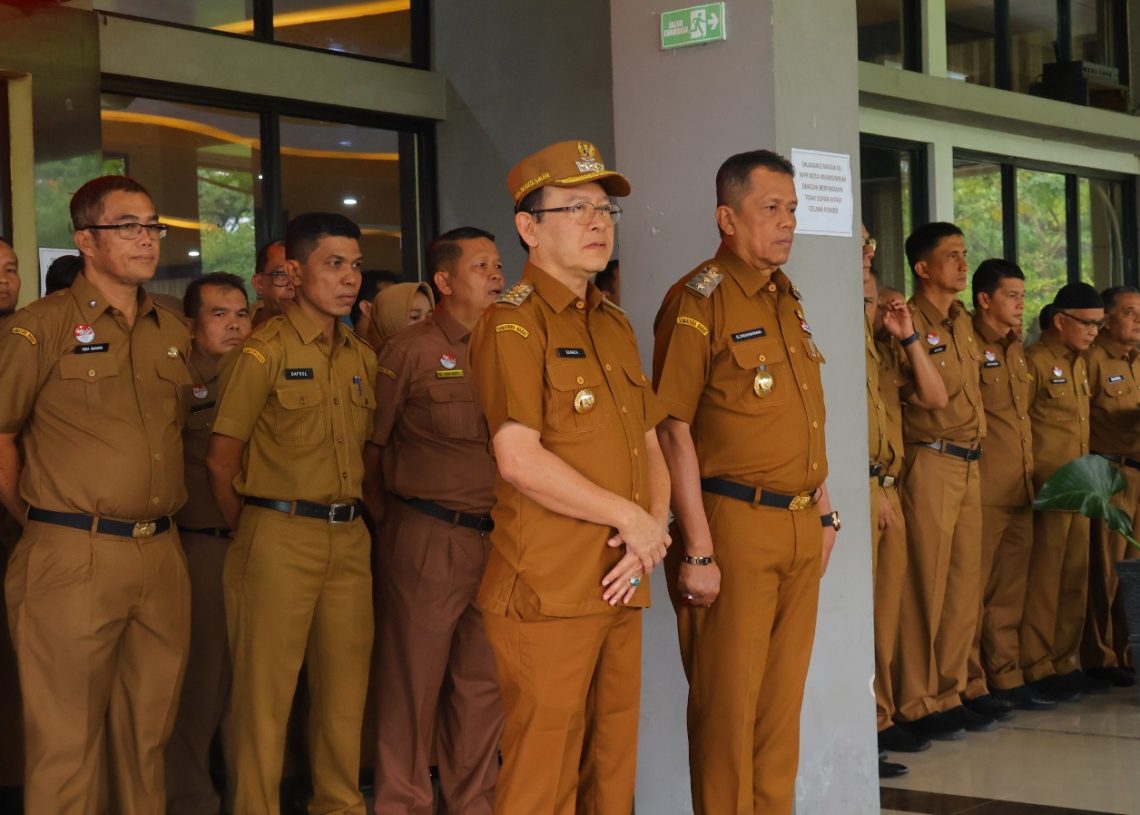 Usai Libur Nasional, Wali Kota Zulmaeta Gelar Apel Bersama di Halaman Balai Kota