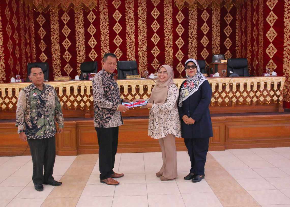 Wakil Walikota Elzadaswarman Sampaikan Apresiasi pada DPRD atas Laporan LKPJ