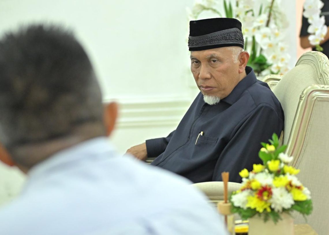 16 Orang Pengunjung di Pantai Tiku Terbawa Arus, Gubernur Mahyeldi Sampaikan Dukacita