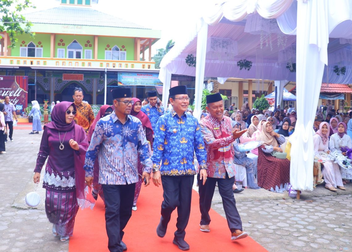 Hadiri Acara Perpisahan Siswa Kelas XII SMAN 1 Payakumbuh, Wako Ajak Siswa Lakukan Hal Positif