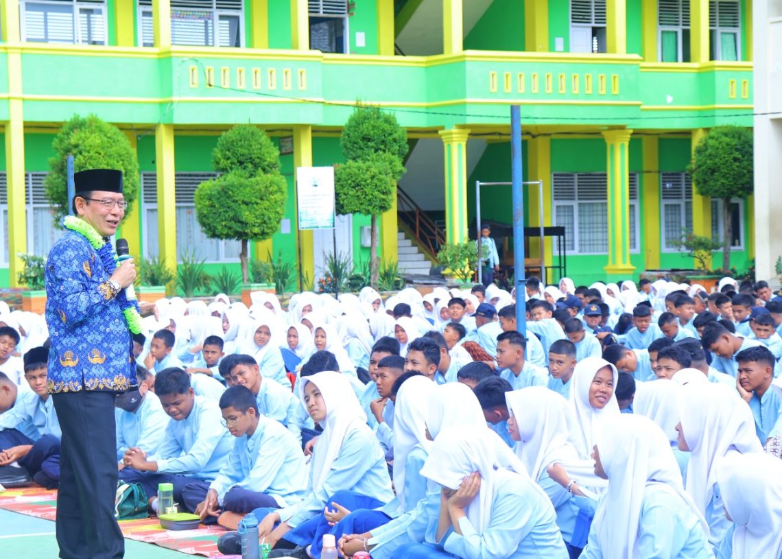 Wako Zulmaeta Hadiri Halal Bihalal SMP N 1 Payakumbuh