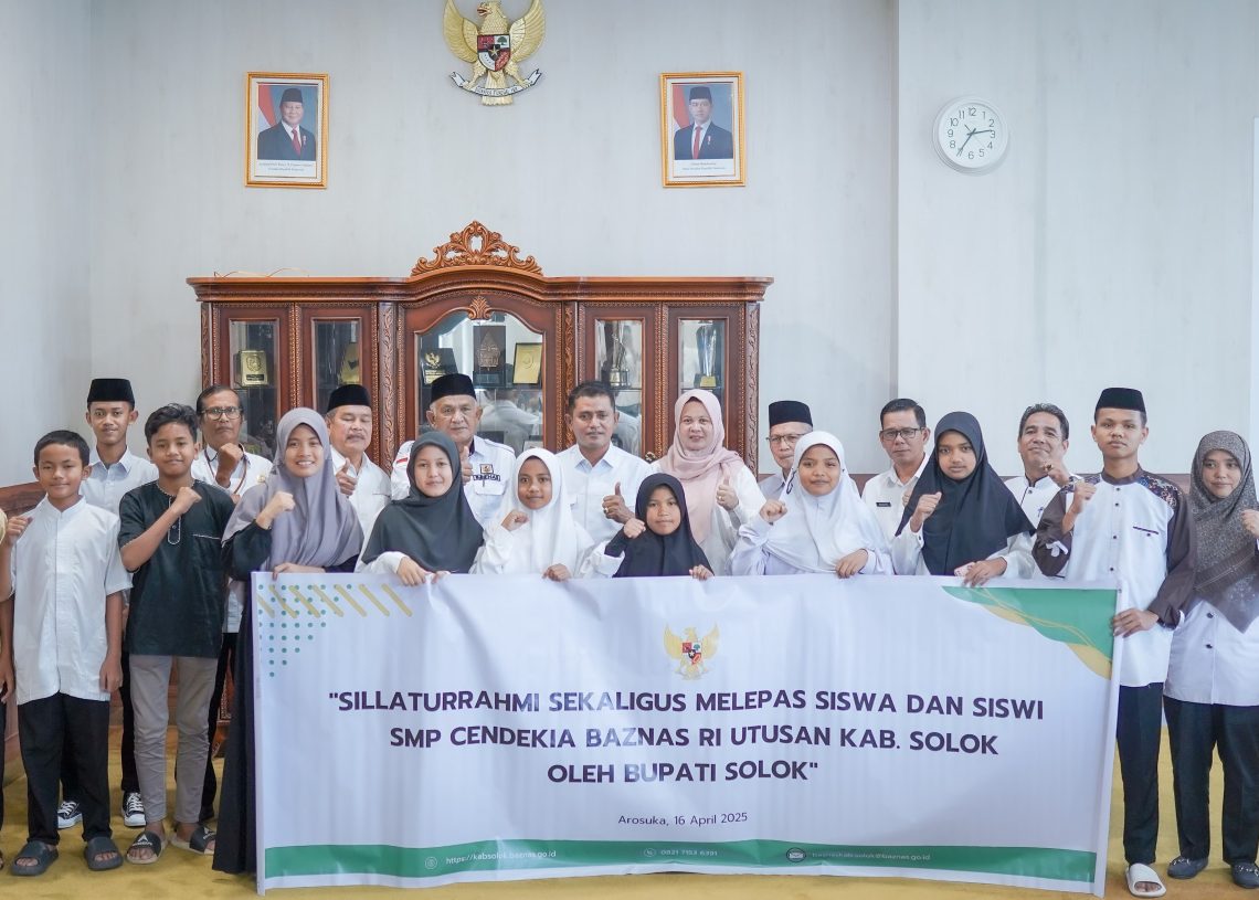 Bupati Jon F Pandu Lepas Keberangkatan 12 Siswa Berprestasi ke SCB Boarding School