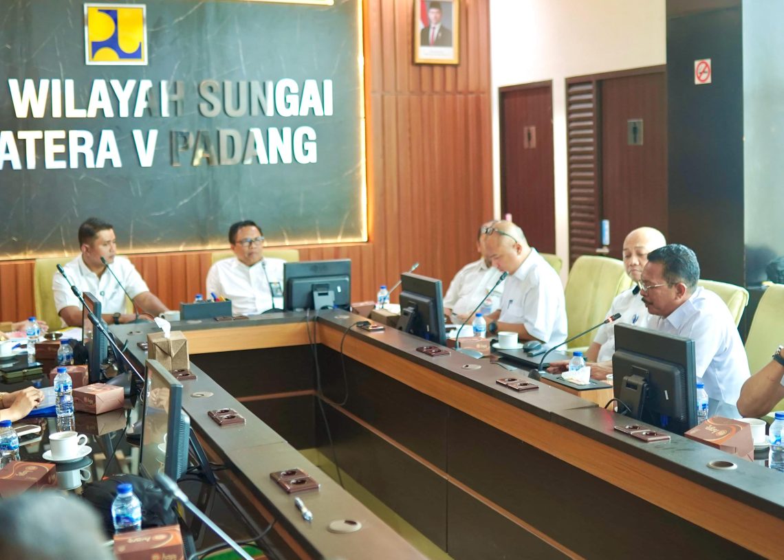 Perkuat Pengelolaan Sumber Daya Air, Bupati Solok Kunjungi BWSS V Sumbar